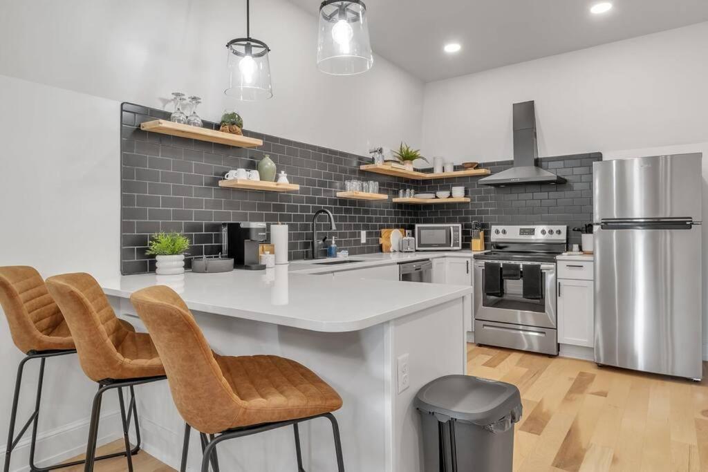 Carriage House Loft - King Bed And Garage Parking Apartamento Buffalo Exterior foto